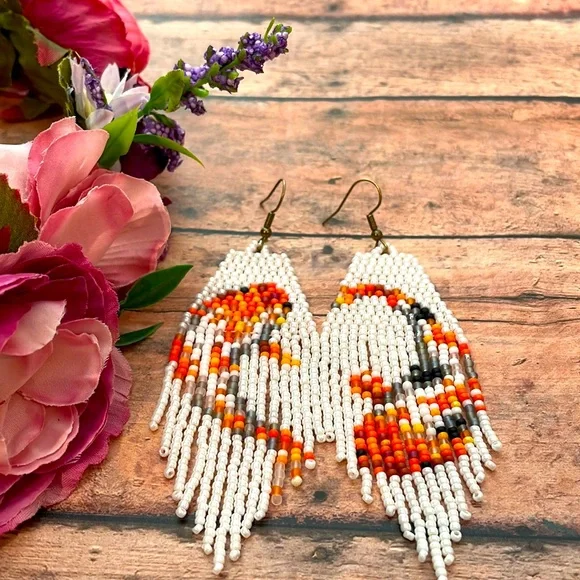 Gold fish beaded earring - Picture 4 of 5